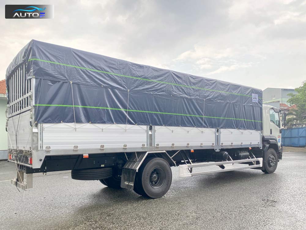 Xe tải Isuzu FVR 900 thùng bạt bửng nhôm 8.5 tấn dài 7.2 mét đến 9.6m
